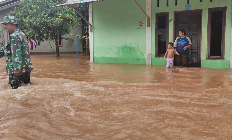 Sejumlah Sungai di Rohul Meluap, Ratusan Rumah Warga dan Jalinprov Terendam Banjir
