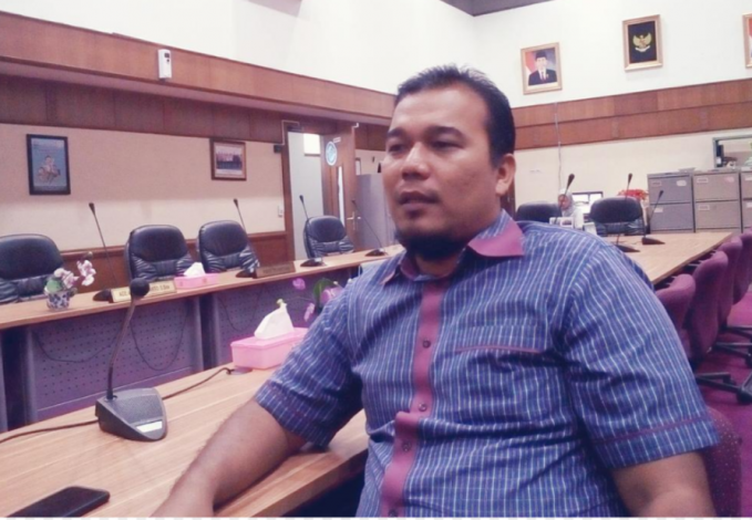 Sebut THL Pemprov Riau Terlalu Banyak, Dewan: Kalau Hanya Isi Absen, Keluarkan!