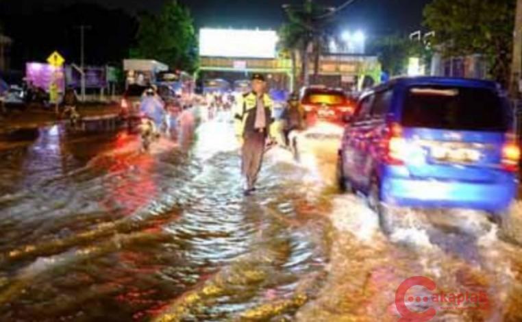 Nekad Terobos Banjir, Banyak Kendaraan Mogok