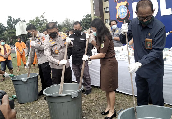 Polda Riau Musnahkan 111,2 Kg Sabu dan 34,182 Butir Ekstasi