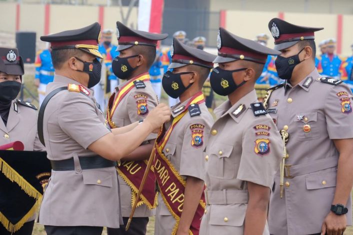 Lantik 449 Bintara Polisi, Kapolda Riau: Jadilah Polisi yang Bermanfaat