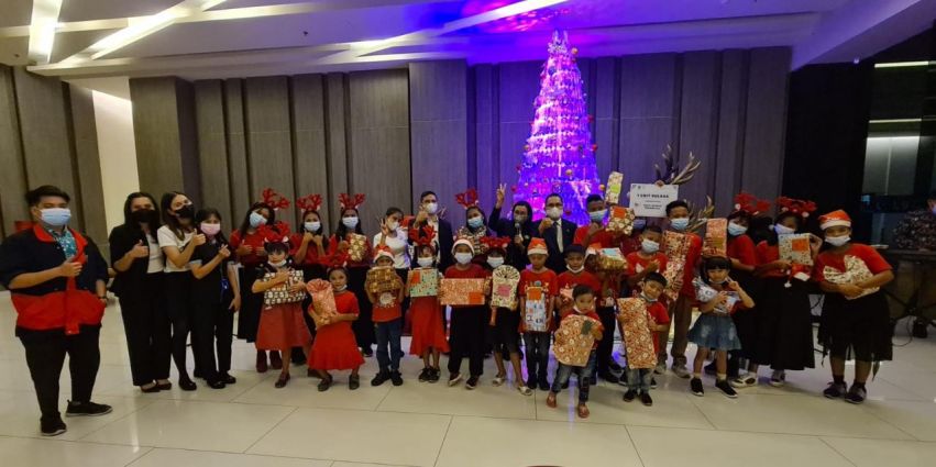 Solidarity Week, Novotel Pekanbaru Adakan Christmas Carol dan Berbagi Bersama Panti Asuhan Maranatha