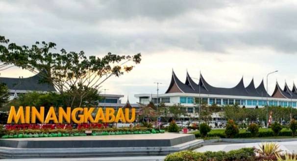 Bandara Minangkabau Ditutup Akibat Erupsi Marapi