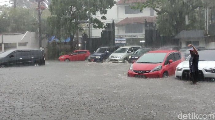Kantor Gubernur Jateng Banjir, Ganjar Minta Audit Sumber Air