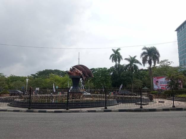 Tugu Selais, Salah Satu Ikon Kota Pekanbaru di Jalan Sudirman Ambruk