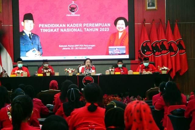 Dorong Kaum Perempuan Menjadi Pemimpin, Megawati Buka Pembekalan Bagi 2.603 Kadernya
