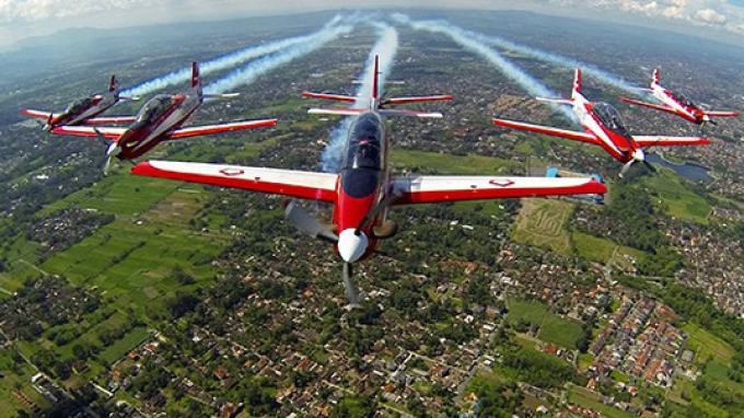Gratis dan Terbuka Umum, Jupiter Aerobatic Team Unjuk Kebolehan di Pekanbaru
