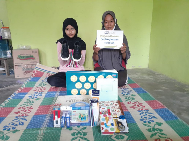 Bantuan Pendidikan Rumah Yatim untuk Laila, Yatim Berprestasi asal Riau