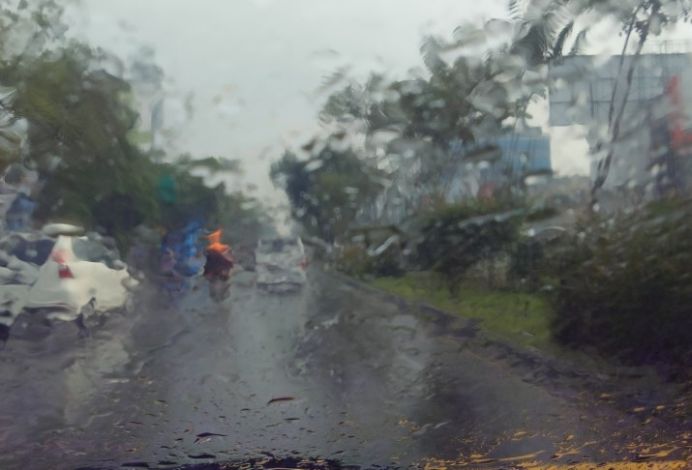 BMKG: Waspadai Hujan Disertai Petir dan Angin Kencang di Akhir Pekan
