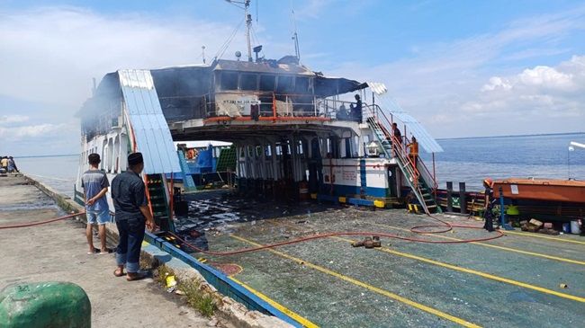 Kapal Roro Terbakar di Pelabuhan BUMD Bengkalis