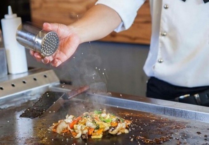 Malaysia Larang Warga Asing Kerja Sebagai Koki di Restoran