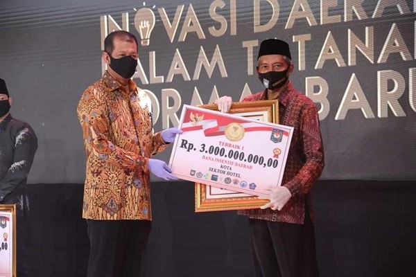 Kado Istimewa HUT ke-236, Pekanbaru Raih Juara I Lomba Inovasi Daerah