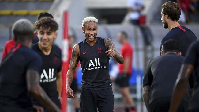 Suporter Ejek Neymar, PSG Didenda Rp31,5 Juta