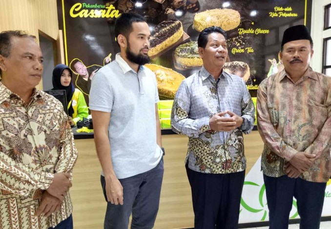Gerai Oleh-oleh Kekinian Denny Cagur Pekanbaru Cassata Hadir di Kota Bertuah