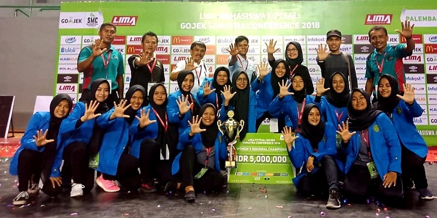 Tim Futsal Putri UIR Juara Liga Mahasiswa GoJek Sumatera
