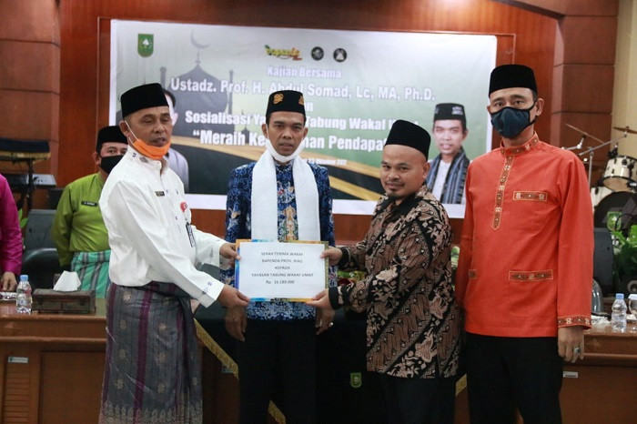 Bertajuk Meraih Keberkahan Pendapatan UAS Sambangi Bapenda Riau