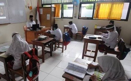 DPRD Minta Satgas Terus Awasi Belajar Tatap Muka di Pekanbaru