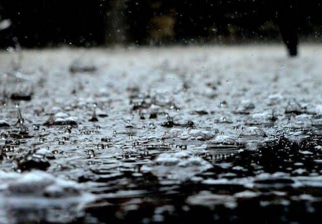 Hujan Disertai Petir dan Angin Kencang Landa Riau Hari Ini