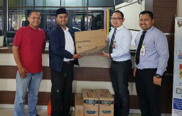 Eka Hospital Serahkan Bantuan Komputer untuk Kantor Camat Marpoyan Damai