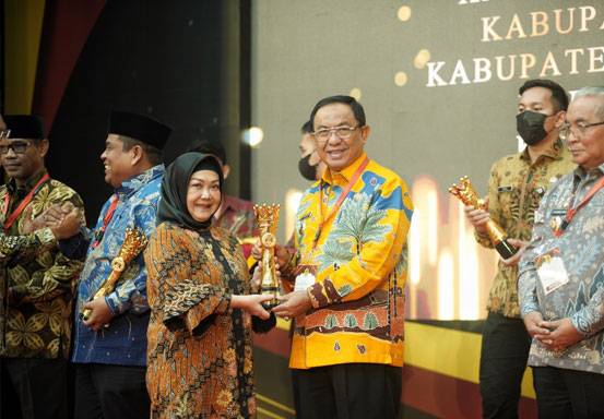 Pemkab Inhil Kembali Sabet Penghargaan Iga Award Kabupaten Terinovatif Se-Indonesia Tahun 2022