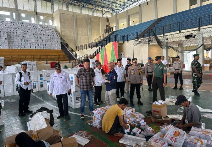 Pastikan Keamanan dan Kesiapan, Dirnarkoba Polda Riau Cek Gudang Logistik Pemilu di Inhil