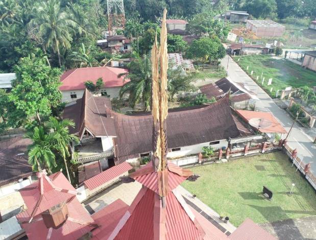 Cagar Budaya Masjid Jami Air Tiris Disambar Petir, Begini Kondisinya