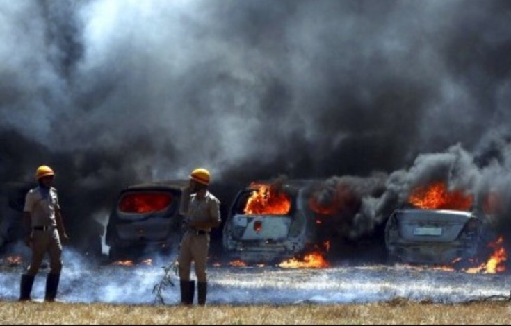 Api Lalap 300 Mobil di Pameran Dirgantara India