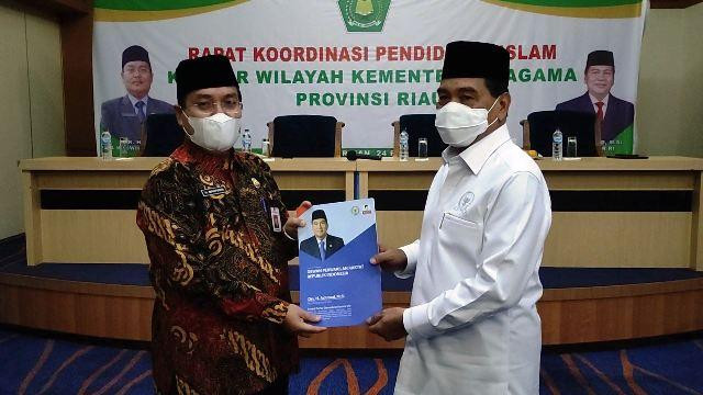 Achmad Dicurhati Kemenag se-Riau Soal Insentif Guru Agama Non-PNS
