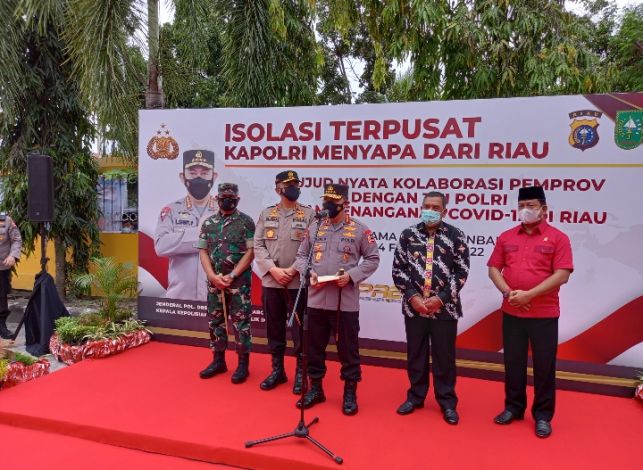 Kunjungi Tempat Isoter di Asrama Haji Pekanbaru, Kapolri: Angka Positif Covid-19 di Riau Meningkat