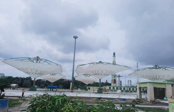 Tak Selesai Maret, Kontraktor Payung Elektrik Masjid Raya Annur Riau Terancam Diblacklist