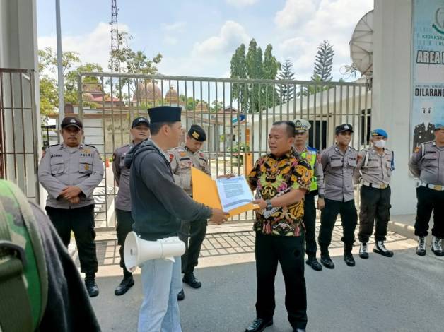 Dugaan Korupsi ADD Bengkalis Belum Tuntas, PETIR Geruduk Kejati Riau