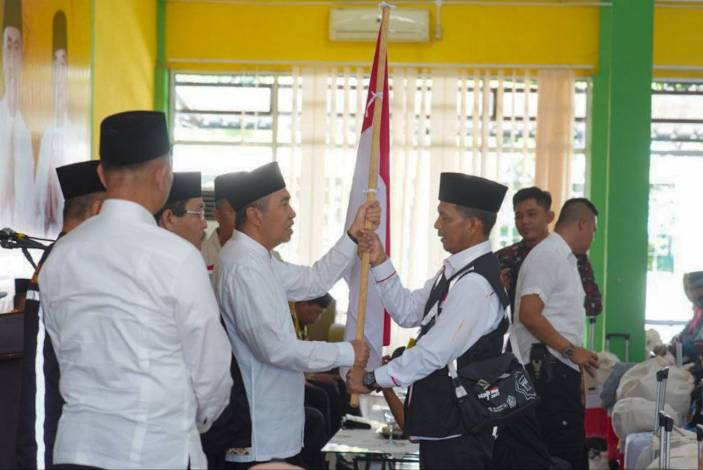 Lepas JCH di EHA, Gubernur Minta Jemaah Doakan Riau Dijauhkan dari Musibah