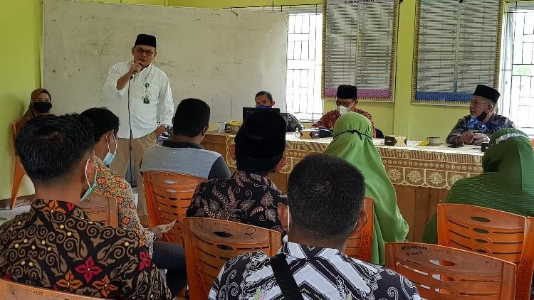 Di Hadapan Ketua KPID Riau, Dua Kades di Meranti Curhat