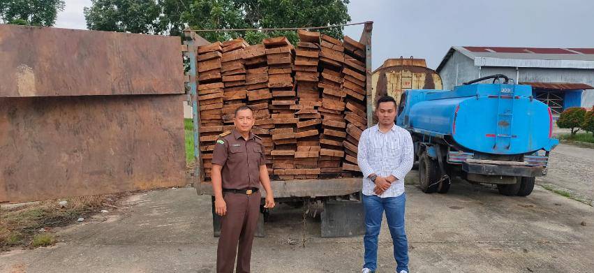 Tiga Terdakwa Illegal Logging di Dumai Divonis Ringan, Jaksa Ajukan Banding