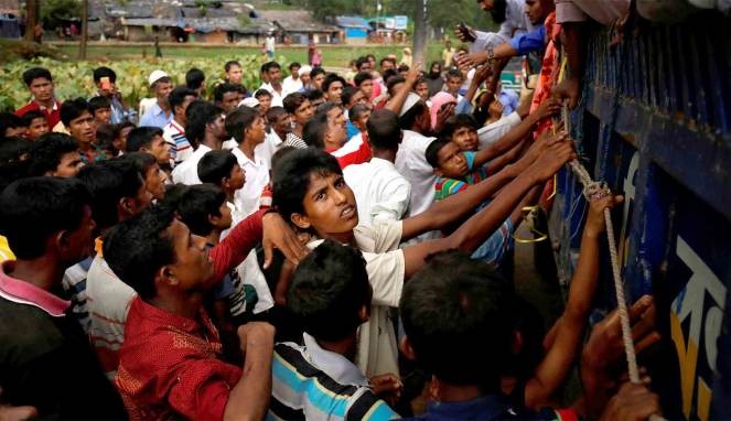 Kapal Bantuan untuk Rohingya Dilempari Bom
