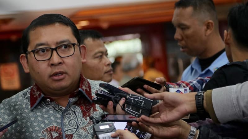 Fadli Zon Minta Panglima TNI Ungkap Institusi Pemesan Senjata Ilegal
