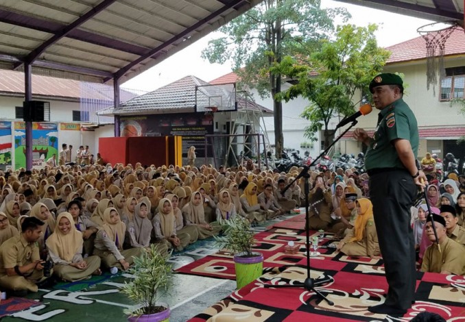 Brigjen TNI Edy: Hormati Orang Tua dan Guru Agar Cita-cita Tercapai