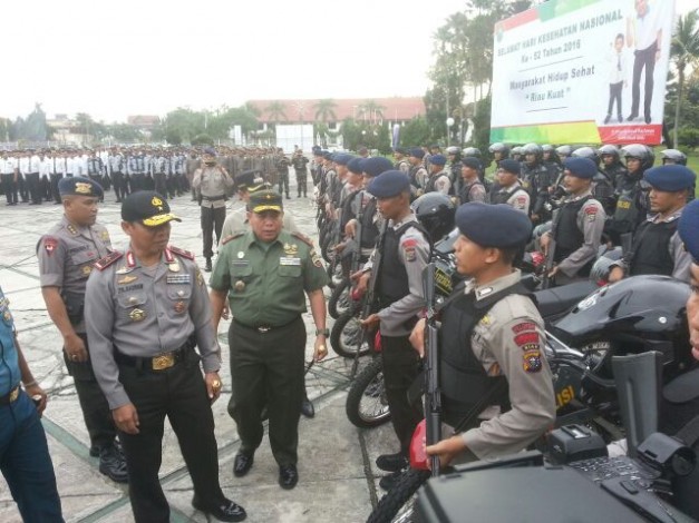 Dihadiri Tokoh Lintas Etnis,  Kapolda Riau Sampaikan 5 Maklumat di Apel Gelar Pasukan Gabungan
