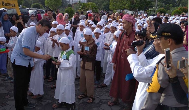 Polresta Pekanbaru Ikut Mengamankan Tabligh Akbar dan Sunatan Massal di Masjid Raya Annur
