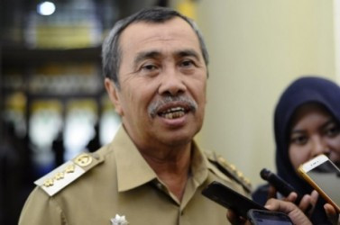 Setelah 24 Hari Dirawat karena Covid-19, Hari Ini Gubernur Riau Sudah Pulang ke Rumah