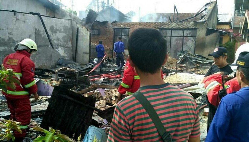 Diduga Akibat Obat Anti Nyamuk, Dua Rumah Warga Pekanbaru Terbakar