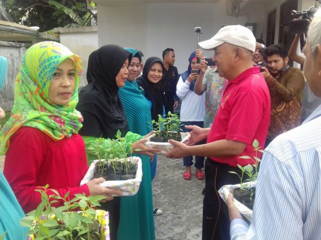 Gubernur Riau Ajak Masyarakat Tanam Cabe di Pekarangan Rumah