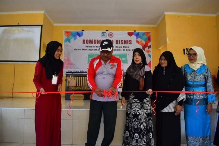 Kolaborasi dengan UMRI, SEF Gelar Penyuluhan Desa Tanjung Sawit