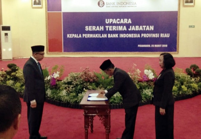 Decymus Resmi Jabat Kepala BI Riau