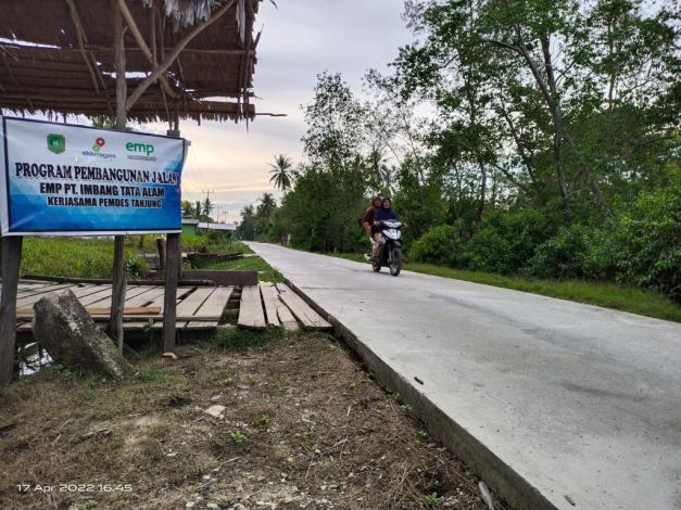 Rusak Sejak 10 Tahun Lalu, PT Imbang Tata Alam Selesaikan Perbaikan Jalan di Desa Tanjung