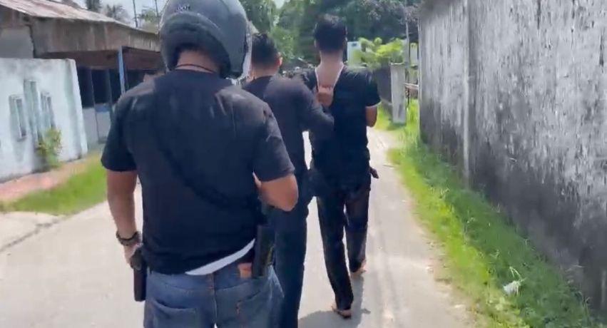 Kampung Dalam Digerebek, Ada Letusan Pistol, Terduga Pelaku Narkoba Lari Kocar-kacir