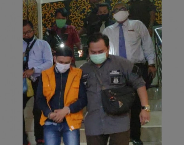 Mantan Camat Tenayan Raya Abdimas Dituntut 5,5 Tahun Penjara