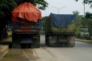 Banyak Kendaraan Non BM di Riau, Jalan Rusak Pajak Tidak Dapat