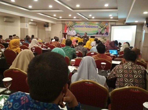 Kualitas Pendidikan Menurun, Dewan Pendidikan Riau Gelar Seminar