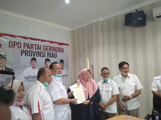 Terima SK Dukungan Gerindra, Siti Aisyah-Agus Rianto Penuhi Syarat Maju Pilkada Inhu